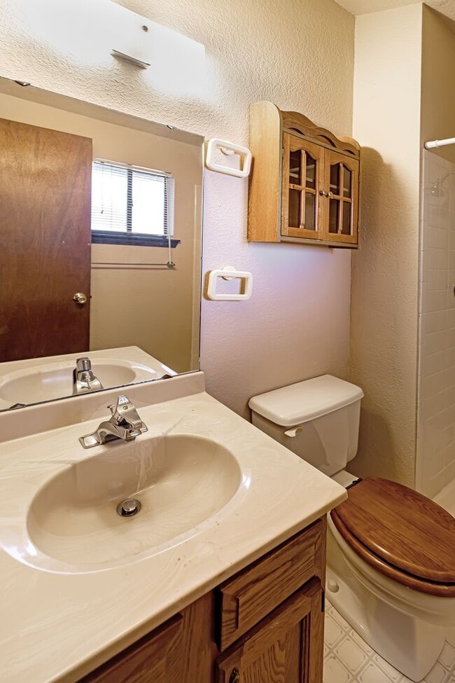 712 Stafford Ct in Alamogordo, NM - Building Photo - Building Photo