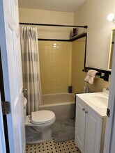 375 Centre St, Unit 1 in Boston, MA - Foto de edificio - Building Photo