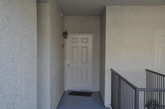 7111 S Durango Dr-Unit -1 in Las Vegas, NV - Building Photo - Building Photo