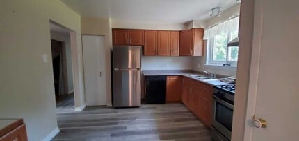 15 Burnham Crescent in Brampton, ON - Building Photo - Building Photo