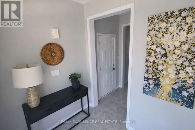 45 Queen Mary Blvd in Hamilton, ON - Building Photo - Building Photo