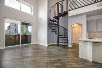 525 Eleventh Ave-Unit -1502 in San Diego, CA - Building Photo - Building Photo