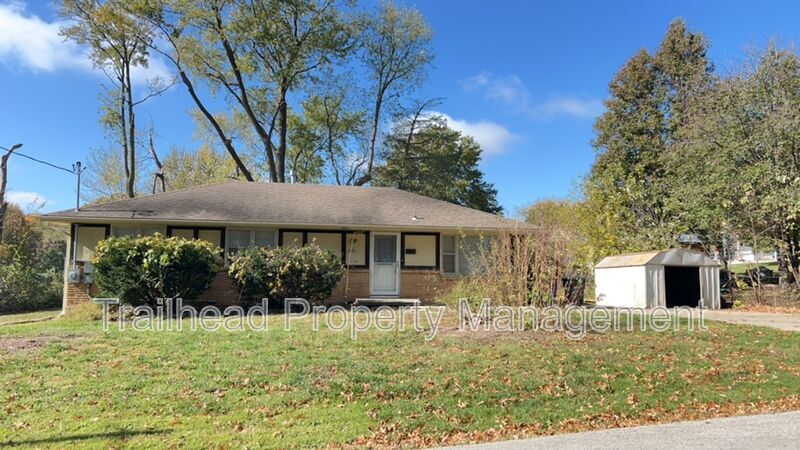 8240 N Holmes St in Kansas City, MO - Building Photo