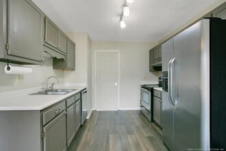 5319 Thackeray Dr in Fayetteville, NC - Building Photo - Building Photo