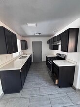 32400 Cielo Vista Rd, Unit Unit A - Remodeled Duplex in Cathedral City, CA - Building Photo - Building Photo