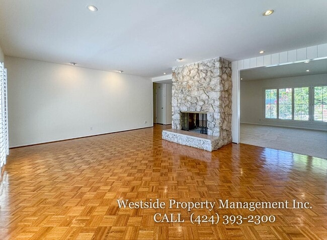 16951 Ivadel Pl in Los Angeles, CA - Foto de edificio - Building Photo