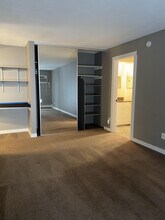 946 Westbrooke Way in Hopkins, MN - Building Photo - Building Photo