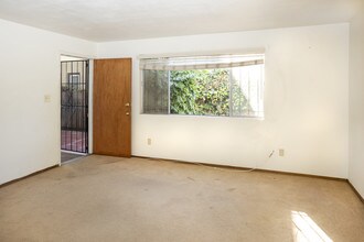 3644 Indiana St in San Diego, CA - Building Photo - Interior Photo