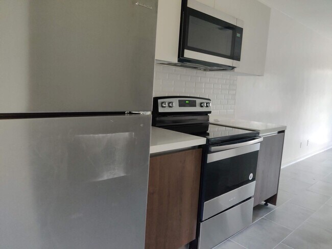 property at 4905 N Flagler Dr