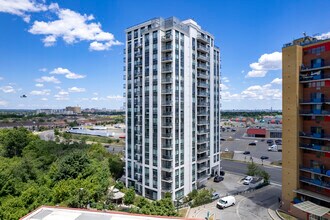 The Lexington Condominium in Toronto, ON - Building Photo - Building Photo