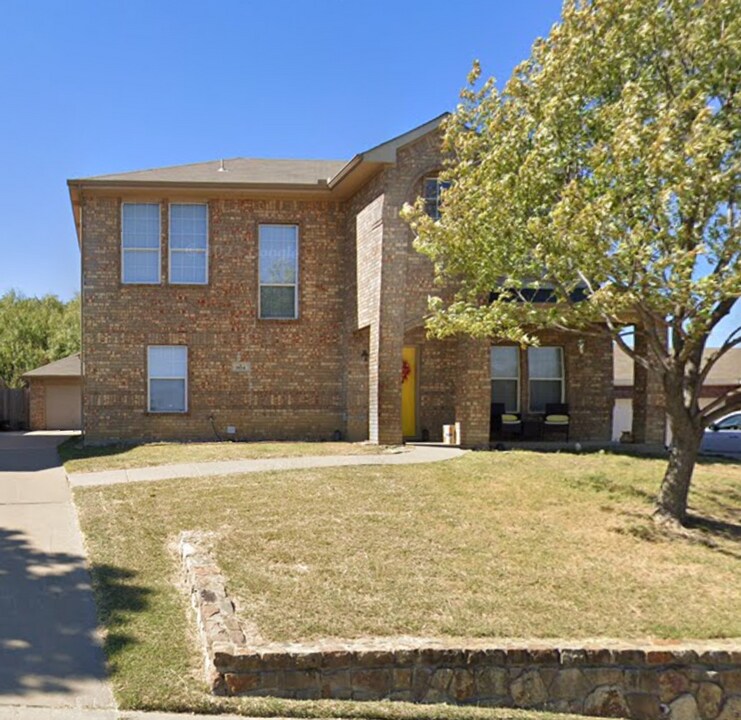 904 Hidden Oaks Dr in Burleson, TX - Building Photo