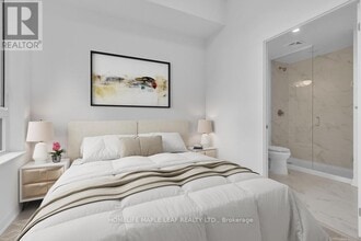 395 Dundas St W in Oakville, ON - Building Photo - Building Photo