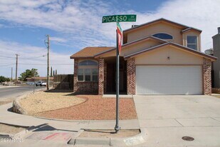 12101 Picasso Dr in El Paso, TX - Building Photo