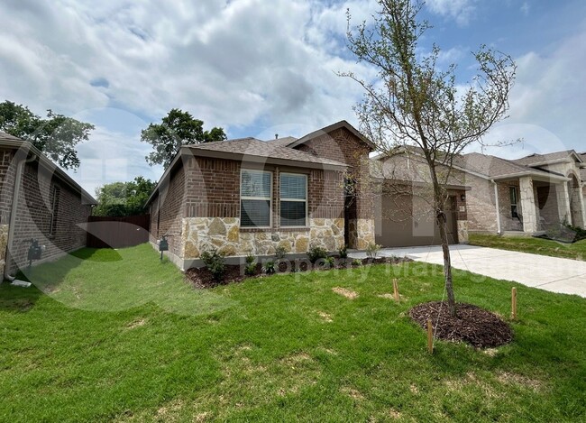 property at 3920 Glastonbury Rd