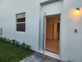 12729 SW 211th St, Unit 1 in Miami, FL - Building Photo