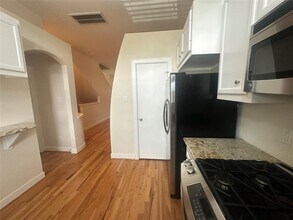 8710 Beverly Hill St in Houston, TX - Building Photo - Building Photo