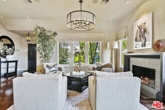 1357 Miller Dr in Los Angeles, CA - Building Photo - Building Photo