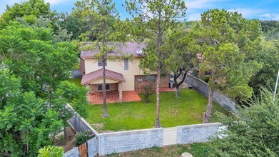901 Eden Ln in Laredo, TX - Building Photo - Building Photo