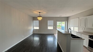 926 Shining Rose Pl in Henderson, NV - Foto de edificio - Building Photo