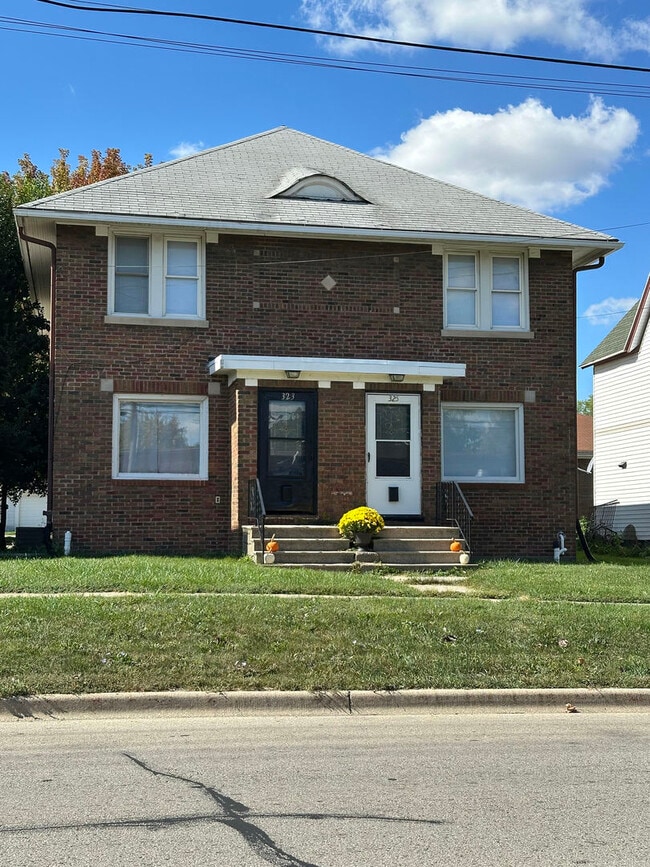 property at 325 N 7th St