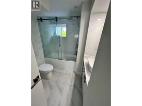 348 Laurentian Crescent in Coquitlam, BC - Building Photo - Building Photo