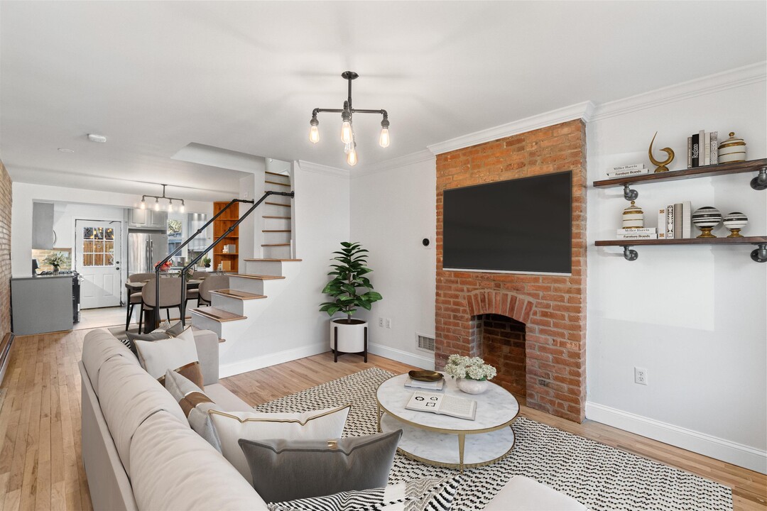 75 Erie St in Jersey City, NJ - Building Photo