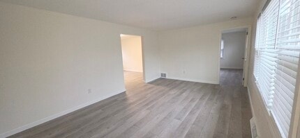 3 Maple Ave in Oxford, MA - Building Photo - Building Photo