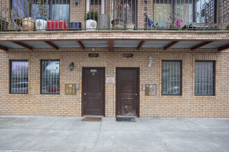 2529 W 15th Pl in Brooklyn, NY - Foto de edificio - Building Photo