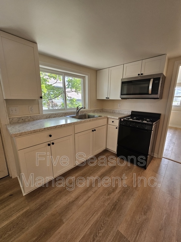 property at 465-467-467 Colchester Ave