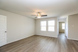 10731 Sunlit St in Cut And Shoot, TX - Building Photo - Building Photo