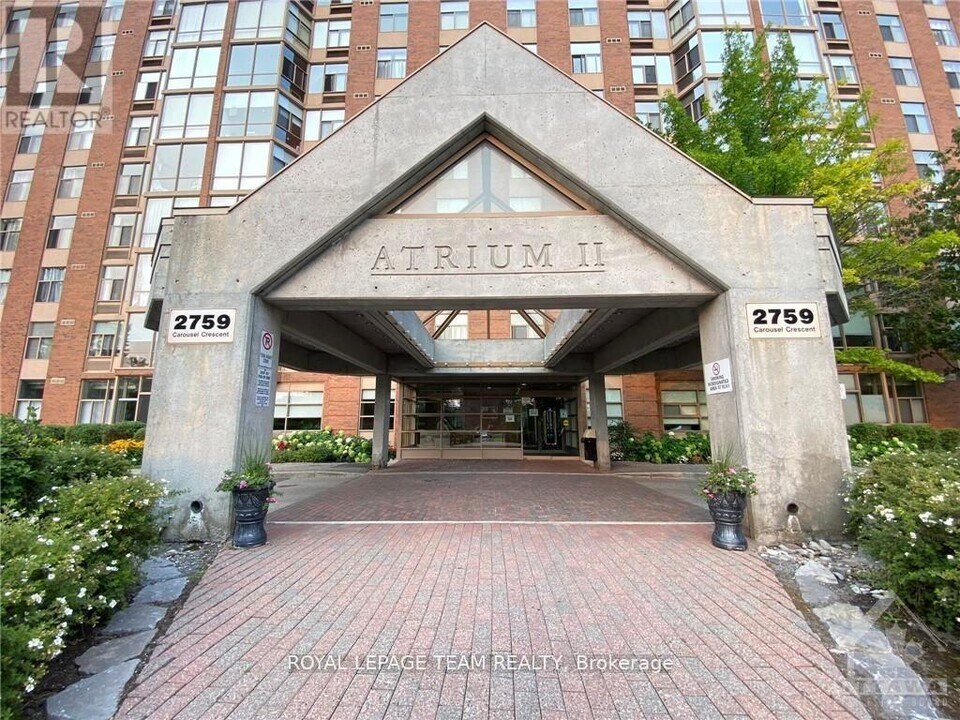 2759-2759 Carousel Crescent in Ottawa, ON - Building Photo