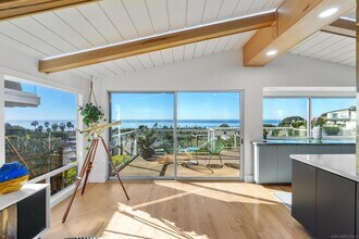 5652 Linda Rosa Ave in San Diego, CA - Building Photo - Building Photo