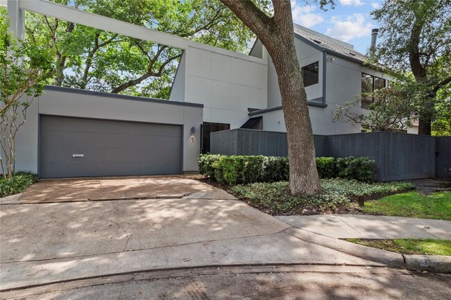 property at 1 Boulevard Green