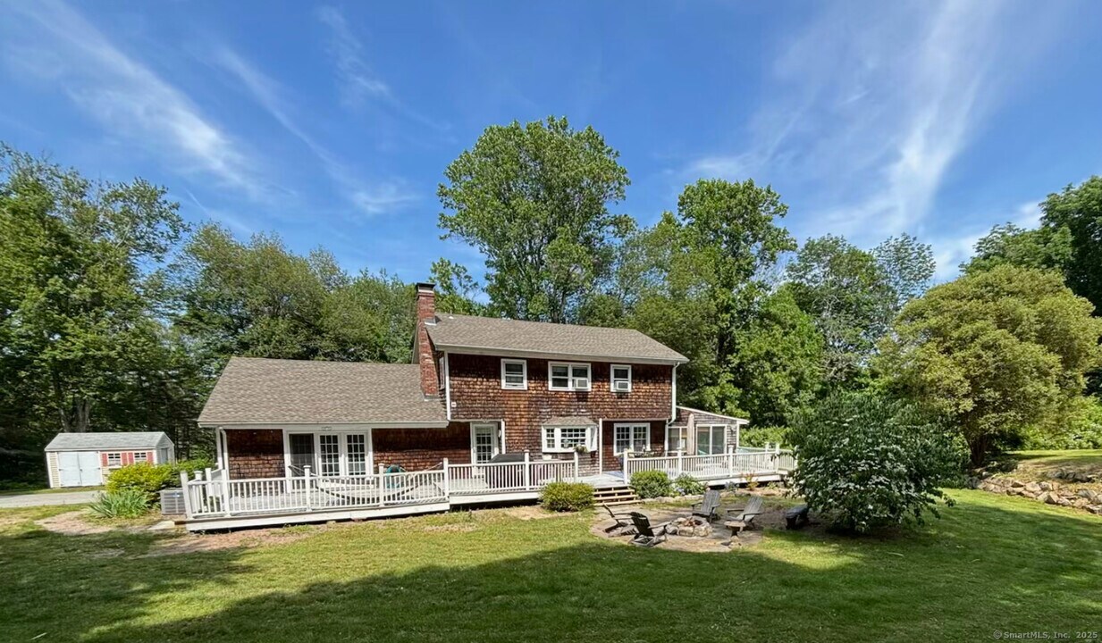 1971 Gold Star Hwy in Groton, CT - Building Photo