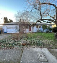 2872 SE Linda St in Corvallis, OR - Building Photo