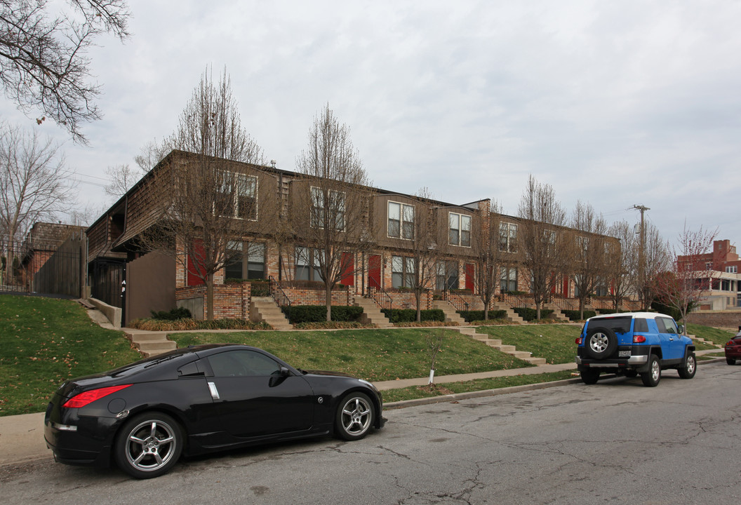 4000 Oak St in Kansas City, MO - Building Photo