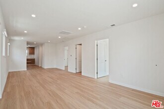 2617 Carmona Ave in Los Angeles, CA - Building Photo - Building Photo