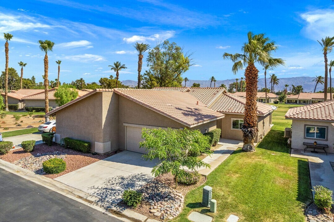 82998 Lancaster Way in Indio, CA - Building Photo
