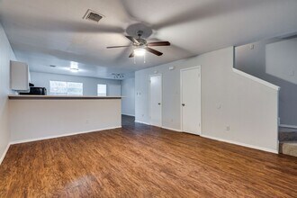 1834 River Crossing Cir in Austin, TX - Building Photo - Building Photo
