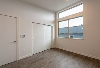 Sienna Apartments in Seattle, WA - Building Photo - Interior Photo