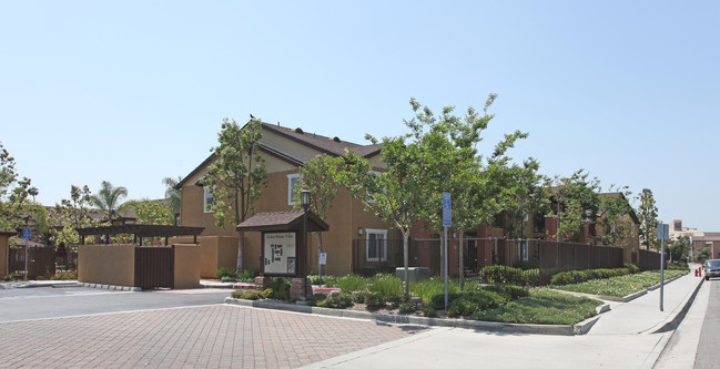 Center Pointe Villas Apartment Homes in Norwalk, CA - Building Photo - Building Photo