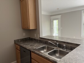 901 Canenaugh Dr, Unit 304 in Raleigh, NC - Building Photo - Building Photo