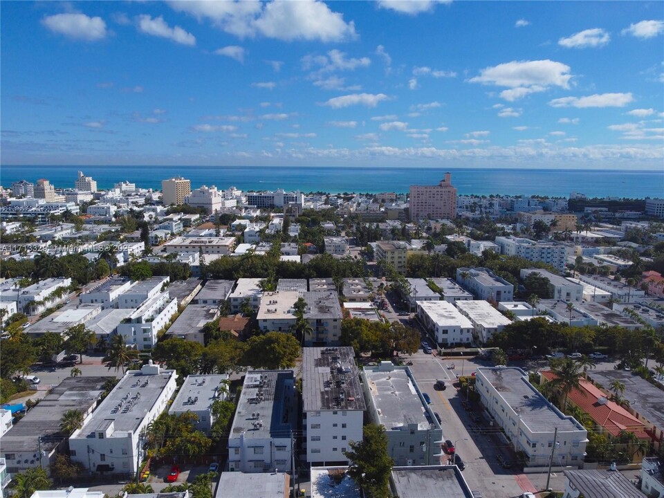 910 Jefferson Ave in Miami Beach, FL - Building Photo