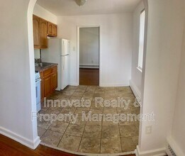 400 Unruh Ave in Philadelphia, PA - Building Photo - Building Photo