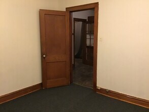 7127 S Francisco Ave, Unit 2 in Chicago, IL - Foto de edificio - Building Photo