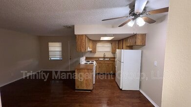 6331 Delaware Ave in New Port Richey, FL - Building Photo - Building Photo