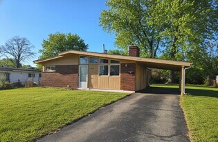 8507 Redfir Dr in Berkeley, MO - Building Photo