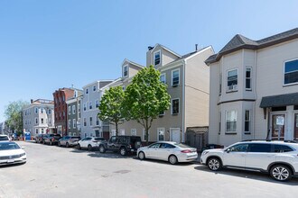 771-773 E 5th St in Boston, MA - Foto de edificio - Building Photo