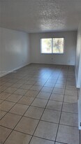 10900 SW 196th St in Cutler Bay, FL - Building Photo