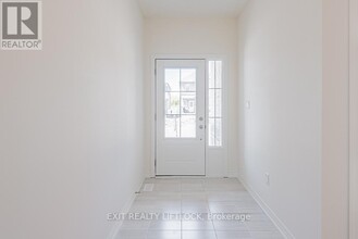 53 Hillcroft Wy in Kawartha Lakes, ON - Building Photo - Building Photo